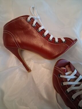 Women's Worn Red Lace-Up Peep-Toe Stiletto Heels